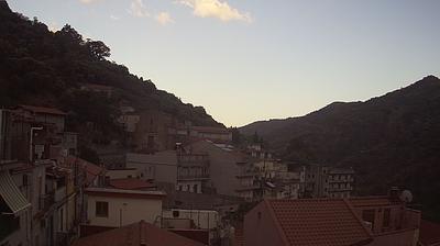 immagine della webcam nei dintorni di Santa Maria La Strada: webcam Mandanici