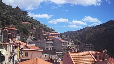 immagine della webcam nei dintorni di Santa Maria La Strada: webcam Mandanici