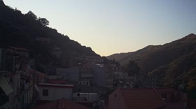 immagine della webcam nei dintorni di Barcellona Pozzo di Gotto: webcam Mandanici