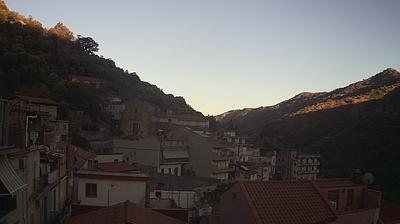 immagine della webcam nei dintorni di Giardini-Naxos: webcam Mandanici