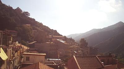 immagine della webcam nei dintorni di Etna: webcam Mandanici