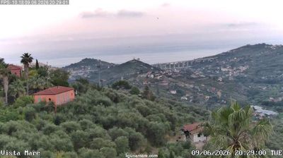 immagine della webcam nei dintorni di Imperia: webcam Dolcedo