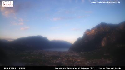 immagine della webcam nei dintorni di Pieve di Ledro: webcam Tenno