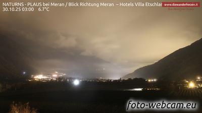 immagine della webcam nei dintorni di Tirolo: webcam Plaus