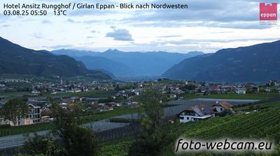 Preview delle webcam di Cornaiano: Hotel Ansitz Rungghof - Eppan - Blick nach Nordwesten