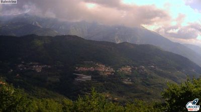 immagine della webcam nei dintorni di Finale Ligure: webcam Balestrino