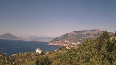 immagine della webcam nei dintorni di Anacapri: webcam Sant'Agata sui Due Golfi