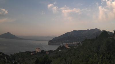 immagine della webcam nei dintorni di Massa Lubrense: webcam Sant'Agata sui Due Golfi