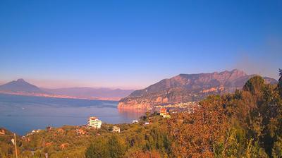 immagine della webcam nei dintorni di Praiano: webcam Massa Lubrense