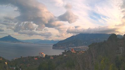 immagine della webcam nei dintorni di Anacapri: webcam Sant'Agata sui Due Golfi