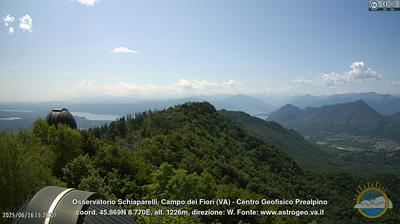 immagine della webcam nei dintorni di Cuvio: webcam Castello Cabiaglio