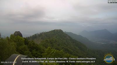 immagine della webcam nei dintorni di Besozzo: webcam Castello Cabiaglio