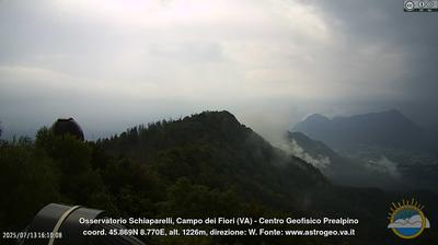 immagine della webcam nei dintorni di Binago: webcam Castello Cabiaglio