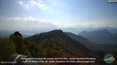 immagine della webcam nei dintorni di Binago: webcam Castello Cabiaglio