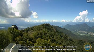 immagine della webcam nei dintorni di Binago: webcam Castello Cabiaglio