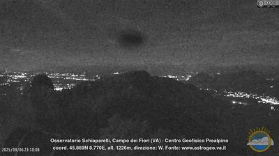 immagine della webcam nei dintorni di Cuasso al Monte: webcam Castello Cabiaglio