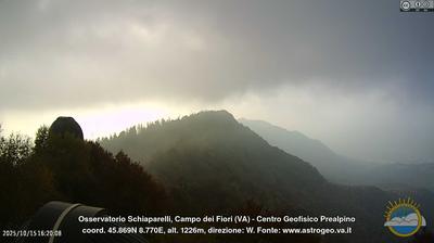 immagine della webcam nei dintorni di Maccagno: webcam Castello Cabiaglio