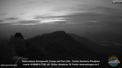 immagine della webcam nei dintorni di Curiglia con Monteviasco: webcam Castello Cabiaglio