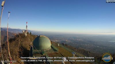 immagine della webcam nei dintorni di Binago: webcam Castello Cabiaglio