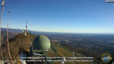 immagine della webcam nei dintorni di Binago: webcam Castello Cabiaglio