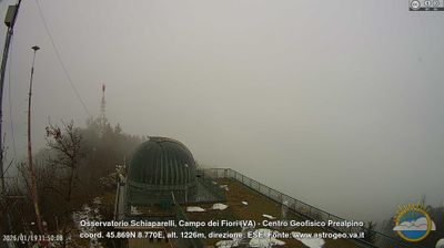 immagine della webcam nei dintorni di Brezzo di Bedero: webcam Castello Cabiaglio