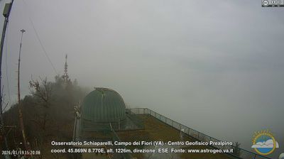 immagine della webcam nei dintorni di Binago: webcam Castello Cabiaglio