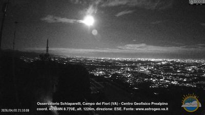 immagine della webcam nei dintorni di Valmorea: webcam Castello Cabiaglio