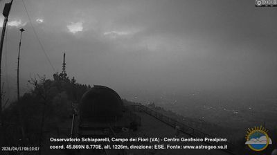 immagine della webcam nei dintorni di Cuvio: webcam Castello Cabiaglio