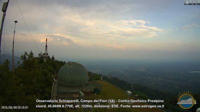 immagine della webcam nei dintorni di Binago: webcam Castello Cabiaglio