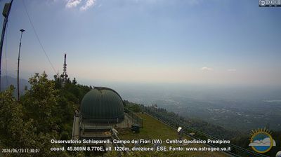 immagine della webcam nei dintorni di Cuasso al Monte: webcam Castello Cabiaglio