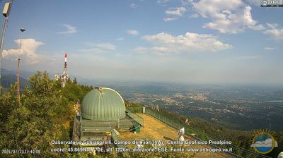 immagine della webcam nei dintorni di Cuasso al Monte: webcam Castello Cabiaglio