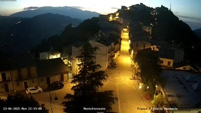 immagine della webcam nei dintorni di Roio del Sangro: webcam Monteferrante