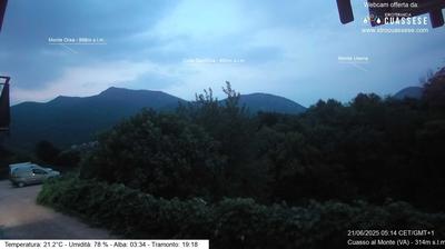 immagine della webcam nei dintorni di Maccagno con Pino e Veddasca: webcam Cuasso al Monte