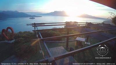 immagine della webcam nei dintorni di Mottarone: webcam Campino
