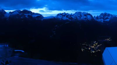 immagine della webcam nei dintorni di Novella: webcam Campo Carlo Magno