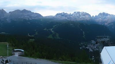 immagine della webcam nei dintorni di San Lorenzo in Banale: webcam Campo Carlo Magno