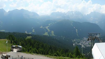 immagine della webcam nei dintorni di San Lorenzo in Banale: webcam Campo Carlo Magno