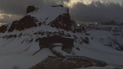 immagine della webcam nei dintorni di Passo San Pellegrino: webcam Porta Vescovo