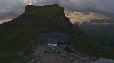 immagine della webcam nei dintorni di Canazei: webcam Porta Vescovo