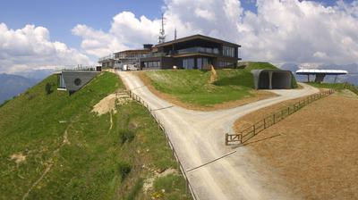 immagine della webcam nei dintorni di Passo Tonale: webcam Sant'Antonio di Mavignola