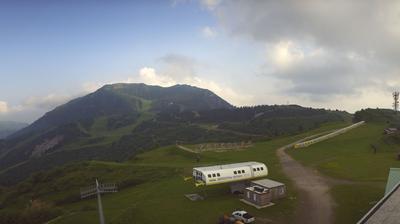 immagine della webcam nei dintorni di Verzegnis: webcam Monte Zoncolan