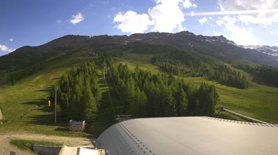 immagine della webcam nei dintorni di Passo Tonale: webcam Santa Caterina Valfurva