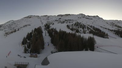 immagine della webcam nei dintorni di Passo Tonale: webcam Santa Caterina Valfurva