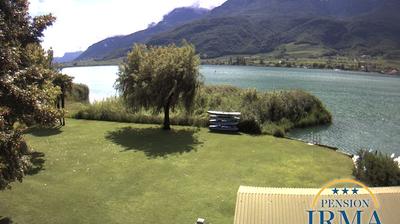 immagine della webcam nei dintorni di Nova Ponente: webcam Caldaro sulla Strada del Vino