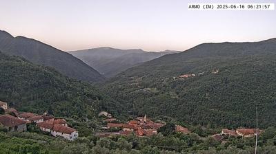 immagine della webcam nei dintorni di Pieve di Teco: webcam Armo