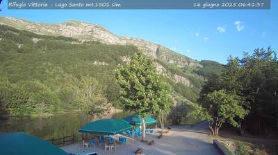 Preview delle webcam di Pievepelago › Nord-Ovest: Rifugio Alpino Vittoria - monte Giovo - Lago Santo