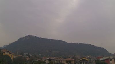 immagine della webcam nei dintorni di Brezzo di Bedero: webcam Sangiano
