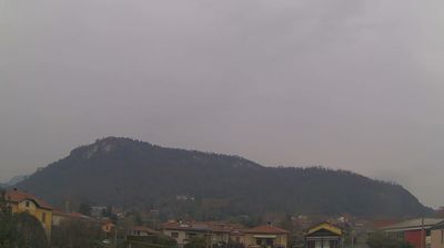 immagine della webcam nei dintorni di Maccagno: webcam Sangiano