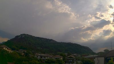 immagine della webcam nei dintorni di Laveno-Mombello: webcam Sangiano