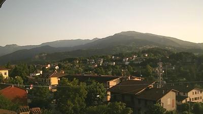 immagine della webcam nei dintorni di Tizzano Val Parma: webcam Busana